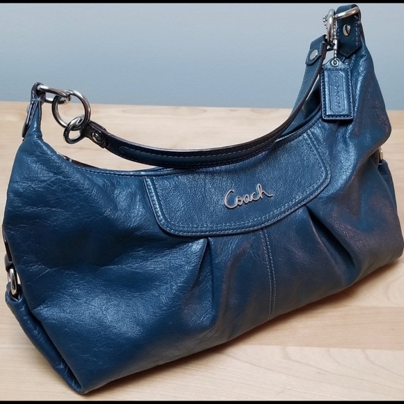 Coach Handbags - Stunning Coach Purse